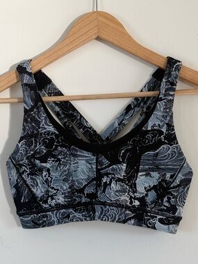 Lululemon Stash and Run  Eternal Wave Strappy Sports Bra